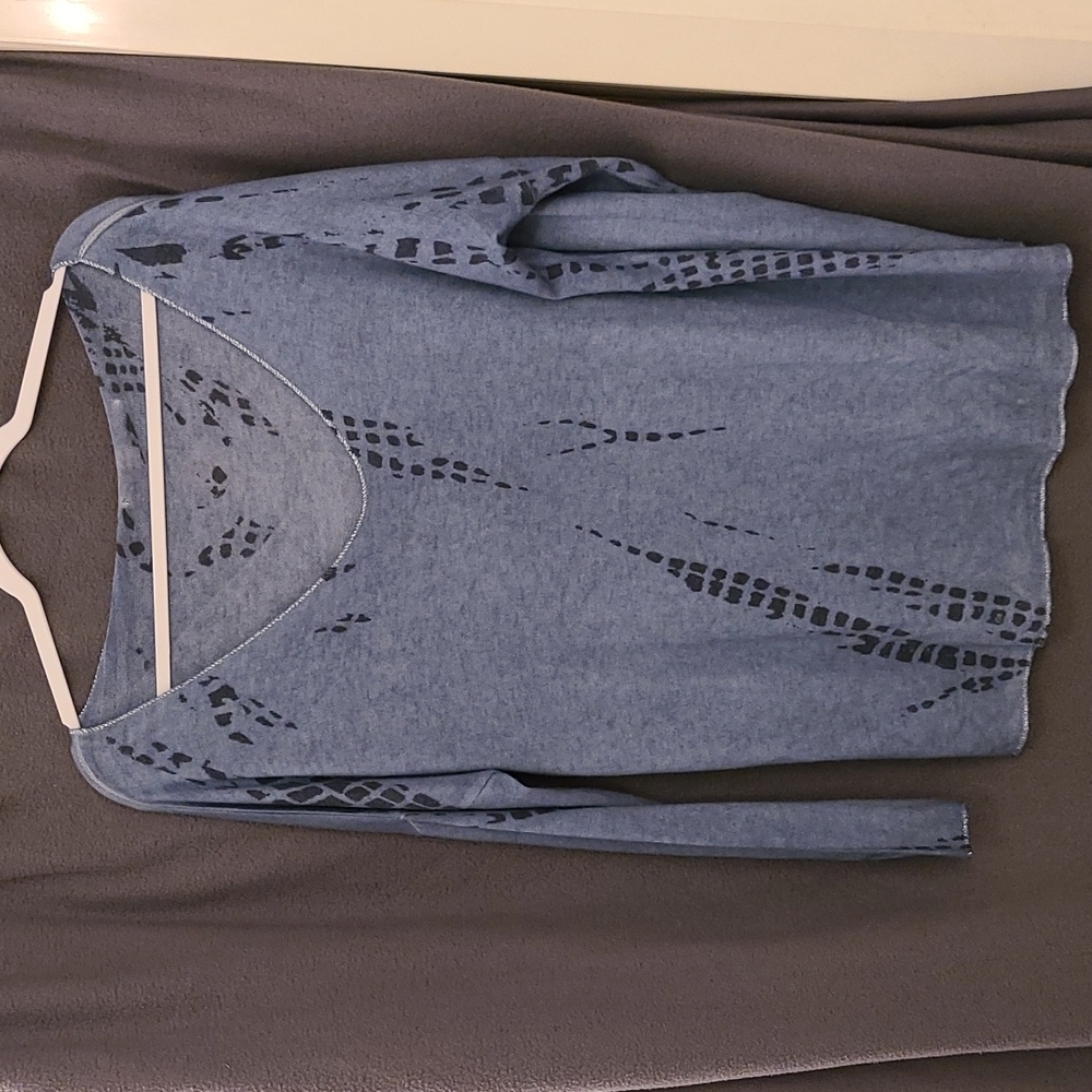 BLUE Long Sleeve Top